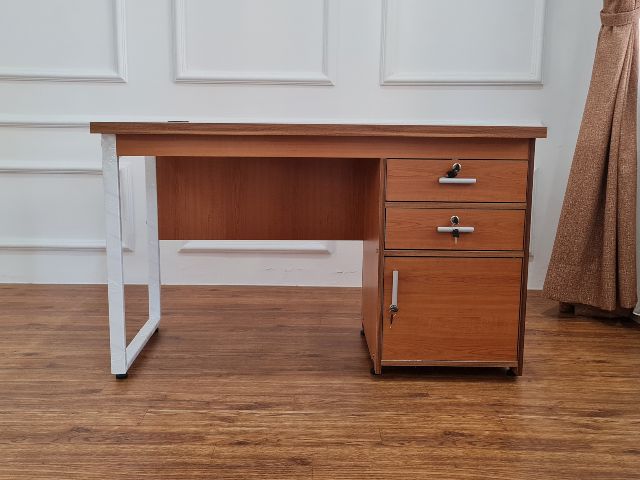 Meja Tulis MT G 562 CHERY